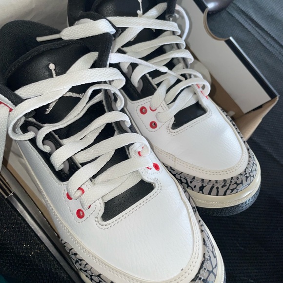 5Y Jordan 3 Retro - Picture 4 of 4